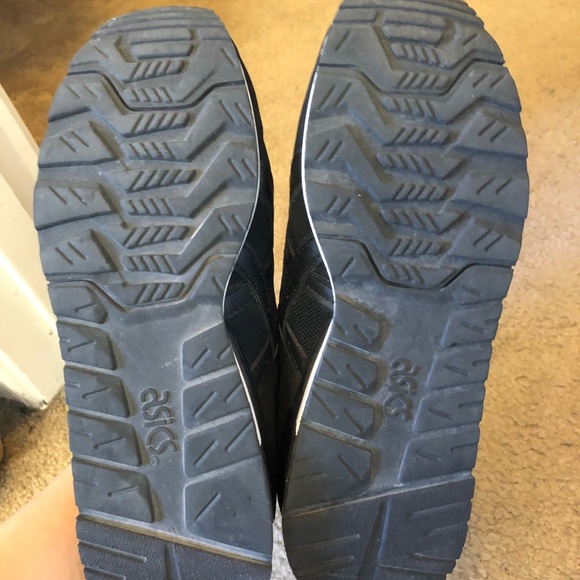 ASICS - Picture 4 of 4